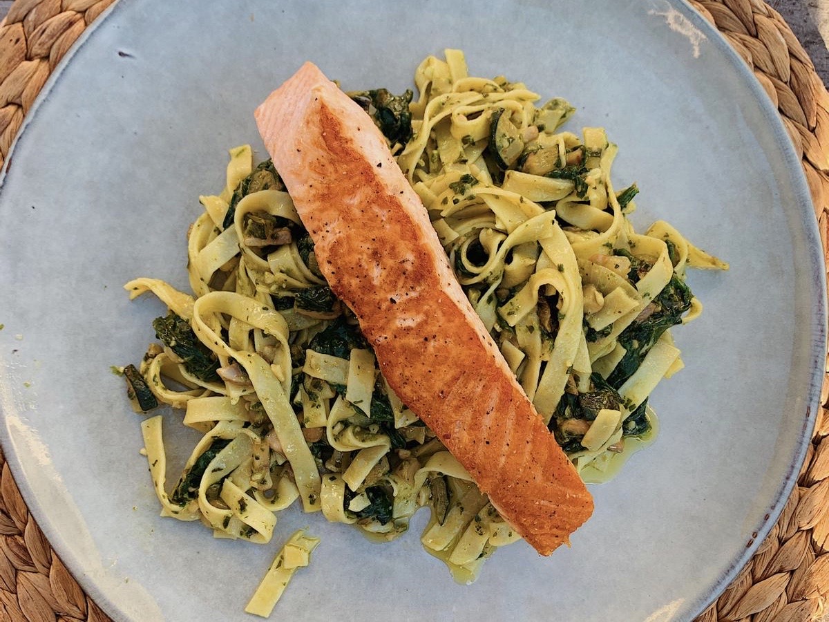 Zalm met spinazie en tagliatelle
