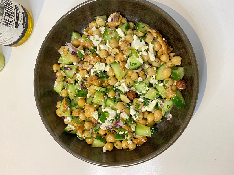 Kikkererwtensalade met feta en kip