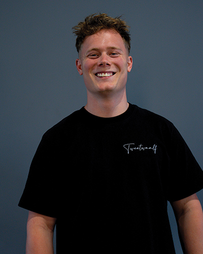 https://dev.twee12.com/wp-content/uploads/2025/05/web-sean-2.jpg